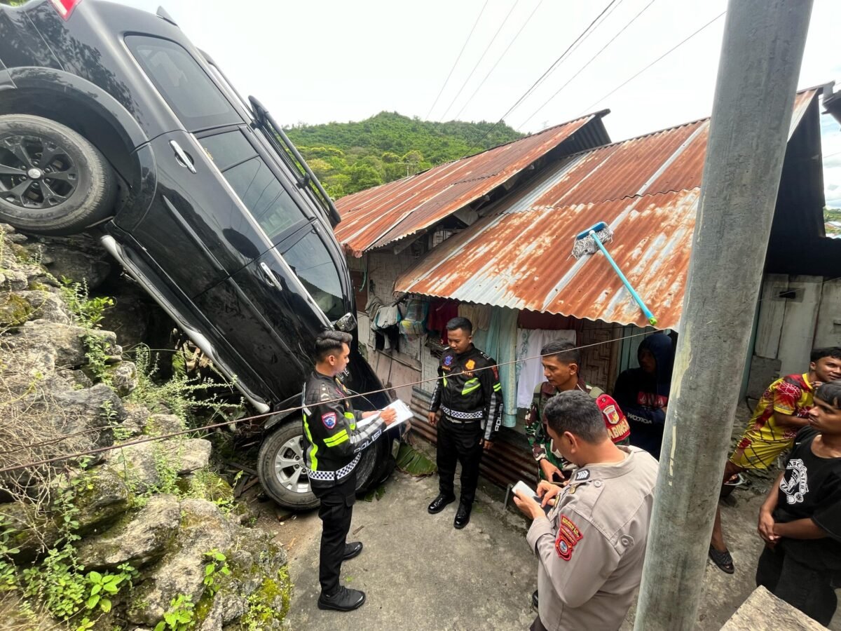 Potret: Olah TKP Lakalantas