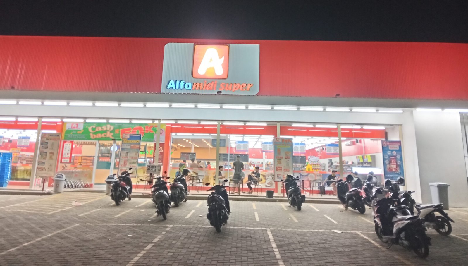 Potret : Alfamidi Jalan Panjaitan Kota Gorontalo