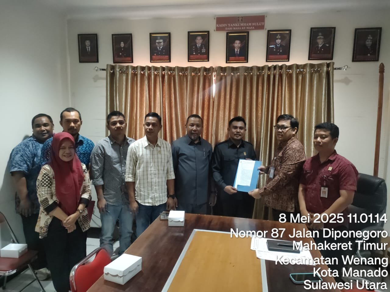 Proses penyerahan Ranperda Oleh Bapemperda Bolmut Ke Kantor Wilayah Kementerian Hukum dan HAM Sulawesi Utara (Kanwil Kemenkumham Sulut)