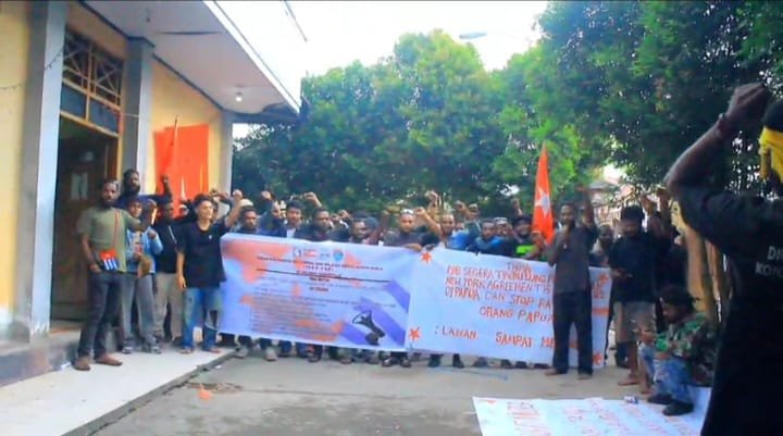 mahasiswa asal Papua yang tergabung dalam Aliansi Mahasiswa Papua (AMP) Gorontalo menggelar mimbar bebas di Asrama Cendrawasih IX (Foto : istimewa)